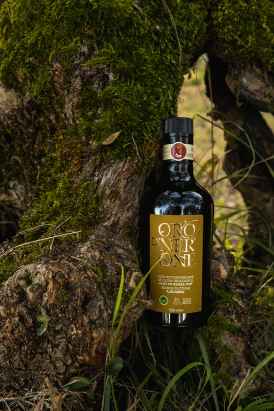 Bottiglia Oro di Nerone sull’albero